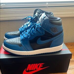 Nike OG Jordan Retro 1 Men's Black and Blue Sneakers size 8.5